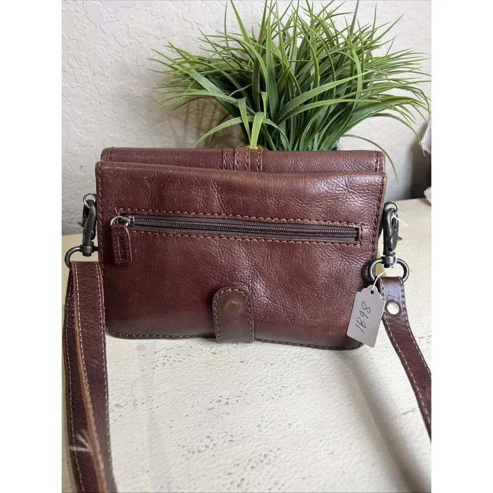 Vintage Mancini Leather Envelope Style Leather Crossbody Handbag With Lock/Key